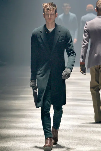 Look 4